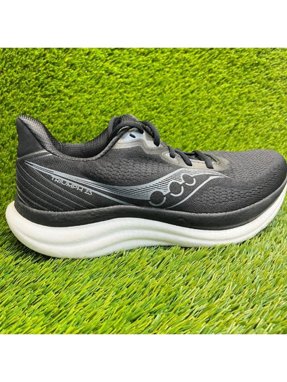 Saucony Triumph 23 Womens Size 11D Black White Athletic Running Shoes Sneakers
